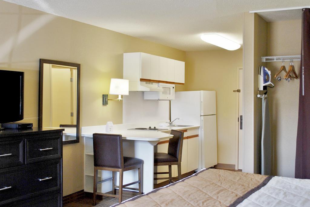Extended Stay America Suites - St Louis - Westport - Central Maryland Heights Zewnętrze zdjęcie